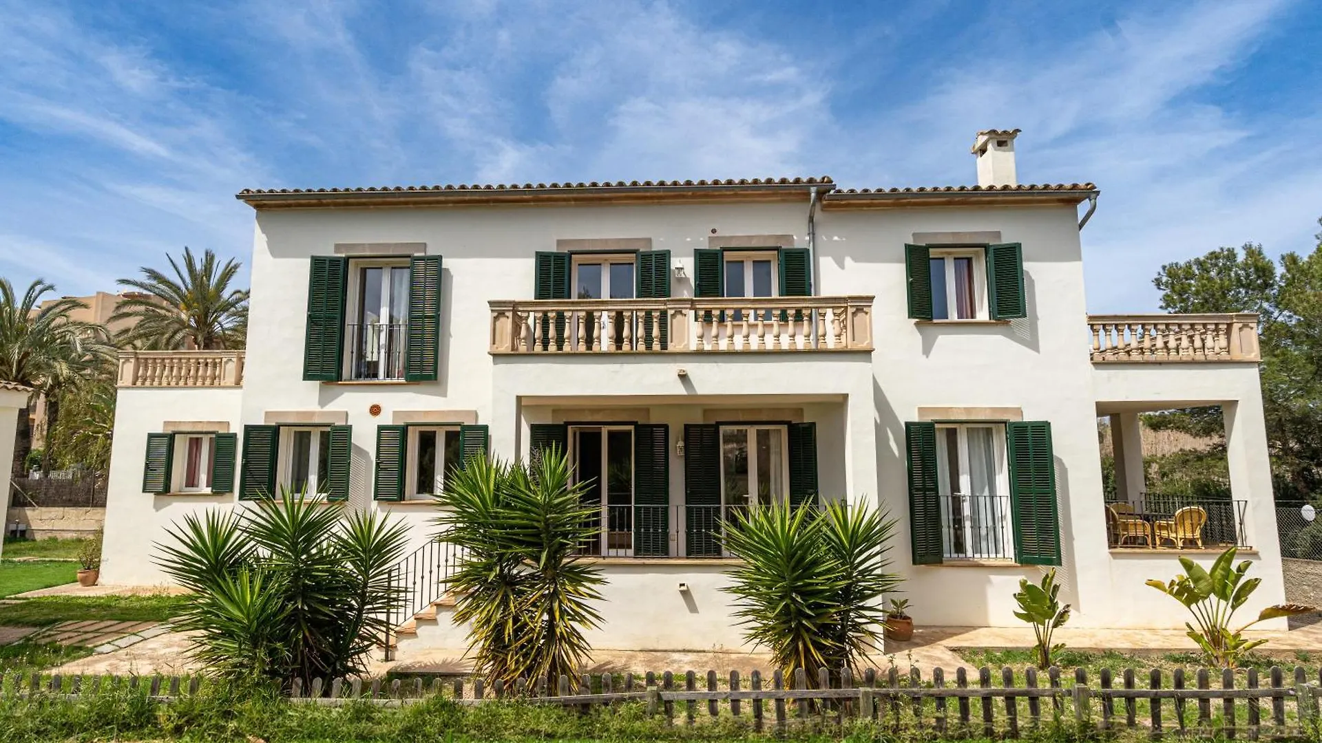 Houm Villa Samil location